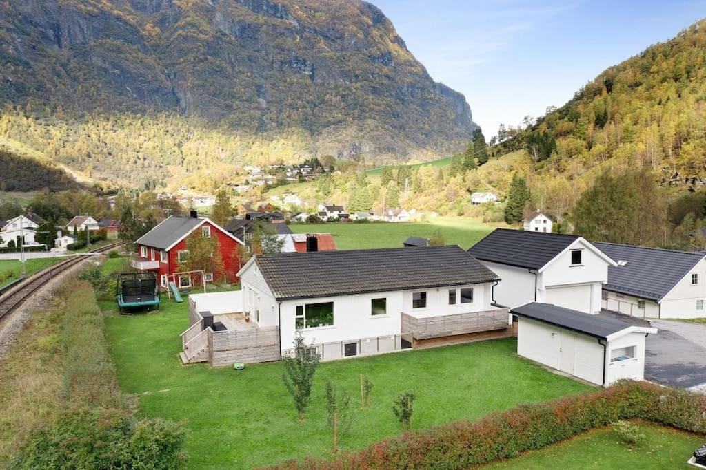 Fint Hus I Flam Villa Aurland Buitenkant foto