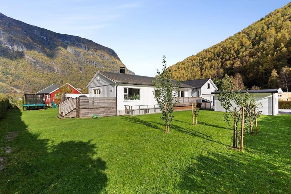 Fint Hus I Flam Villa Aurland Buitenkant foto
