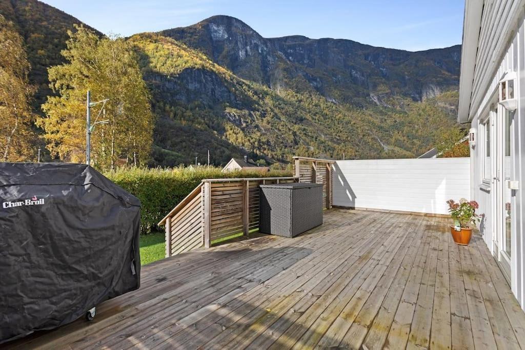Fint Hus I Flam Villa Aurland Buitenkant foto